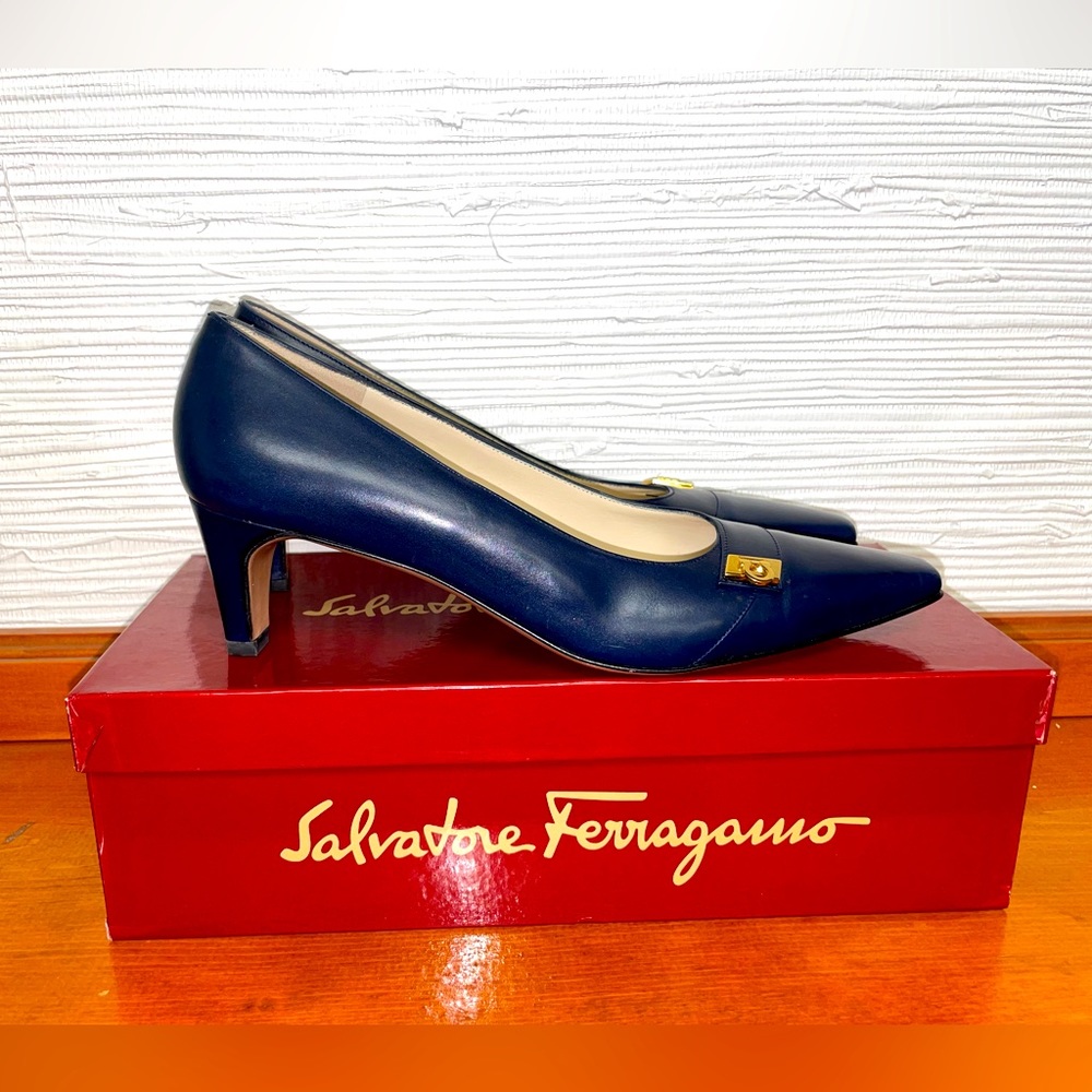 Salvatore Ferragamo Pumps Excellent Condition Women’s Size 7 1/2 Shoes 👠